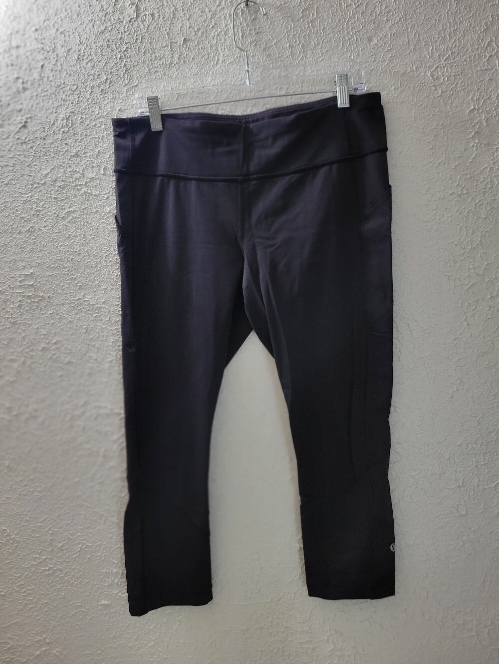 Lululemon Sz 12 Black Capri Leggings Women's Breathable Activewear Gym Pants